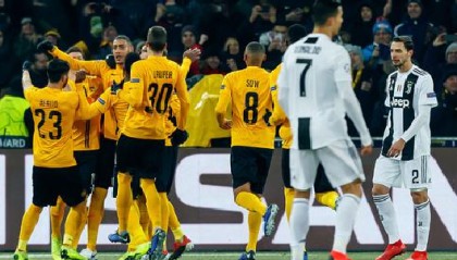  尤文图斯后防失误频送大礼遗憾告负领头羊