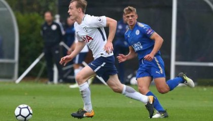  曼联租借妖星爆发，独造三球击退布伦特福德  