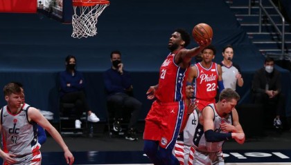  恩比德伤退，76人不敌魔术遭两连败  