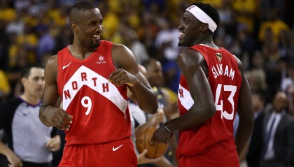  西亚卡姆两双猛龙击败奇才守住东部附加赛席位