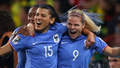  里昂女足四连冠创历史新纪录  