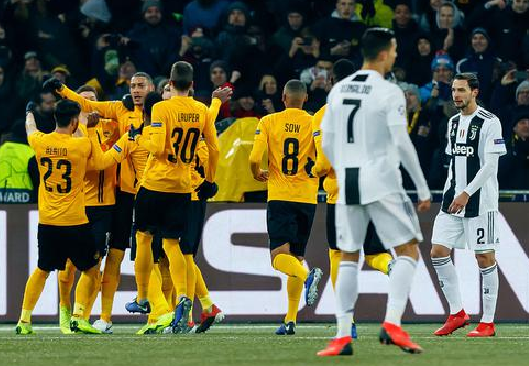  尤文图斯后防失误频送大礼遗憾告负领头羊